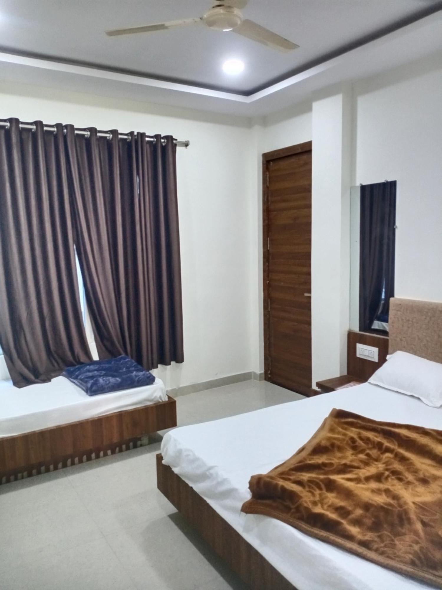 Hotel Soham Palace Ujjain Exterior foto